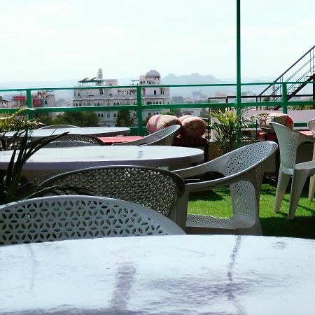 Krishna Stay Guest House Udajpur Zewnętrze zdjęcie
